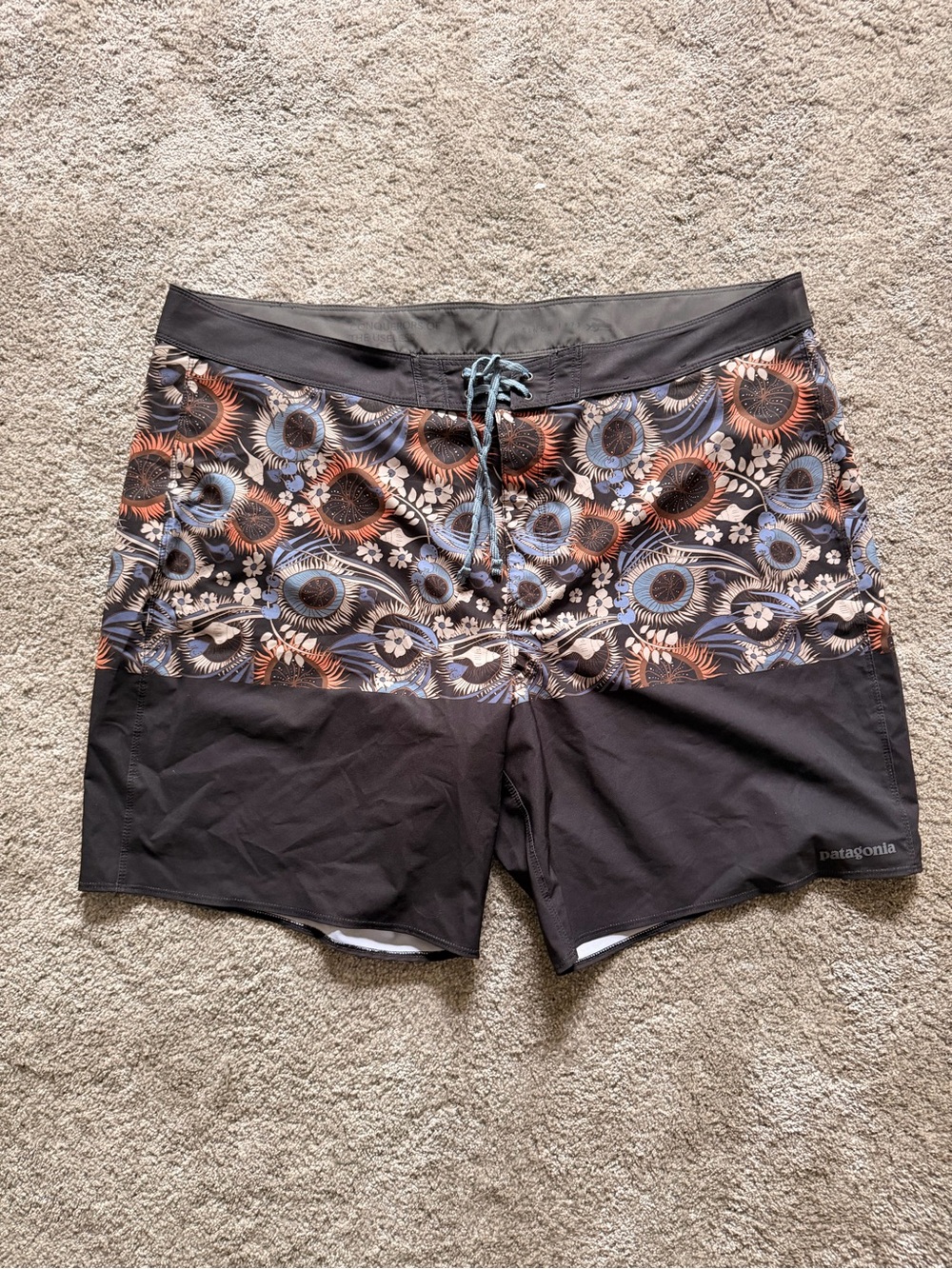 Patagonia Hydropeak Board Shorts Men’s 40 Black Floral Surf Swim Trunks